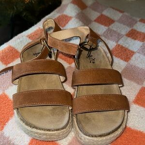 Girls suede platform sandals